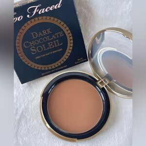Too Faced Dark Chocolate Soleil Bronzer - Deep/Tan Matte Bronzer Full Size